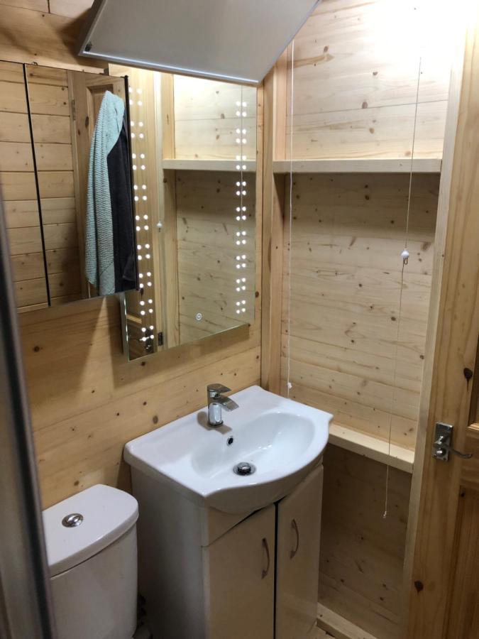 סליסבורי Cosy Garden Log Cabin מראה חיצוני תמונה
