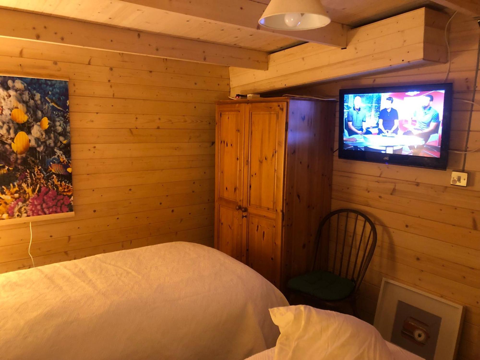 סליסבורי Cosy Garden Log Cabin מראה חיצוני תמונה