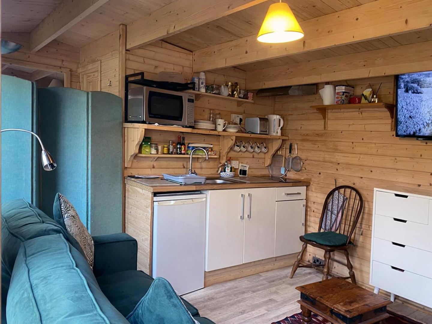 סליסבורי Cosy Garden Log Cabin מראה חיצוני תמונה