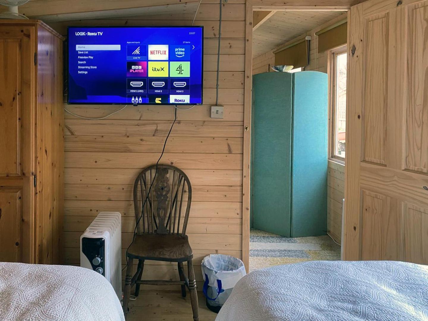 סליסבורי Cosy Garden Log Cabin מראה חיצוני תמונה