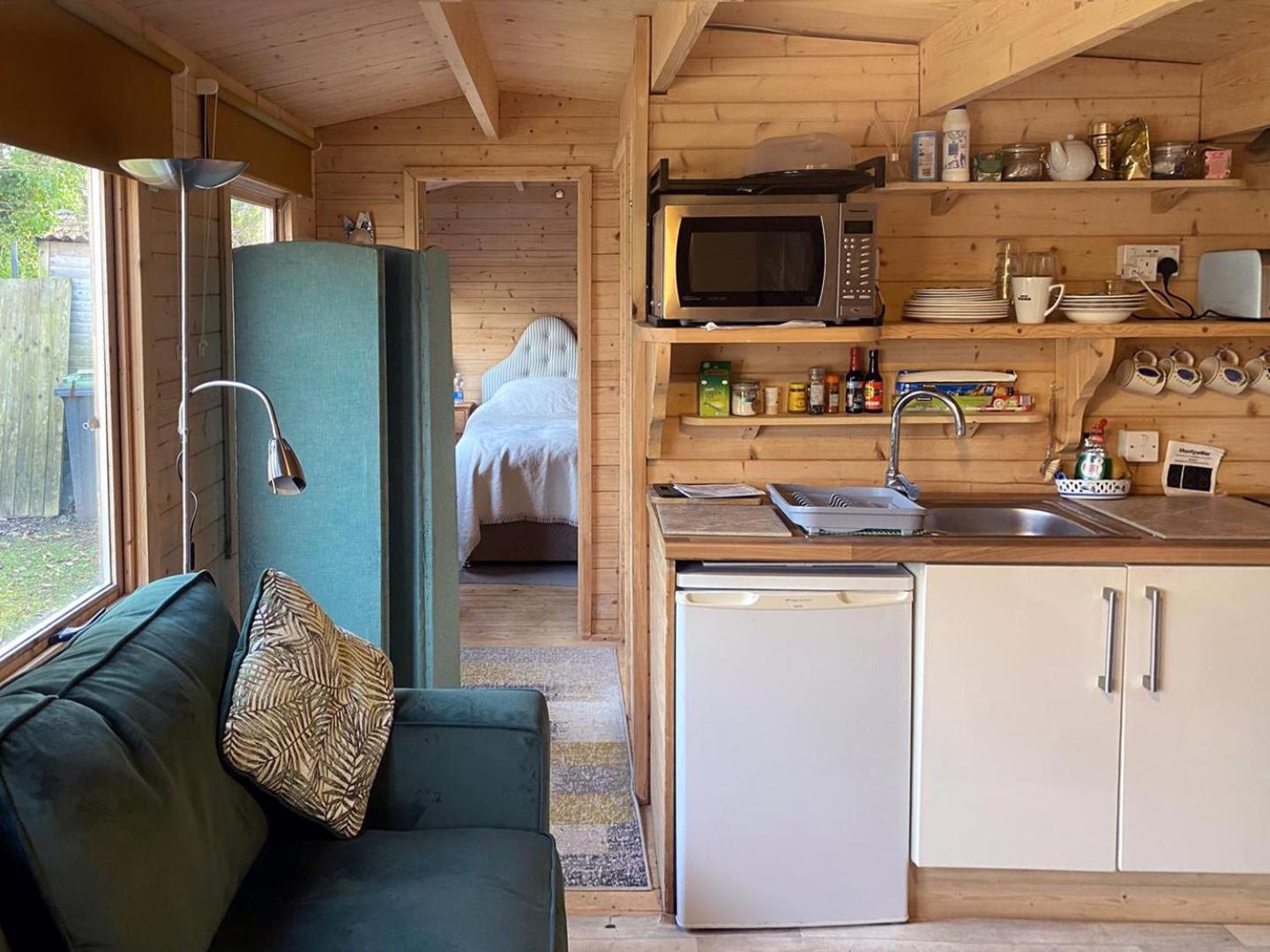 סליסבורי Cosy Garden Log Cabin מראה חיצוני תמונה